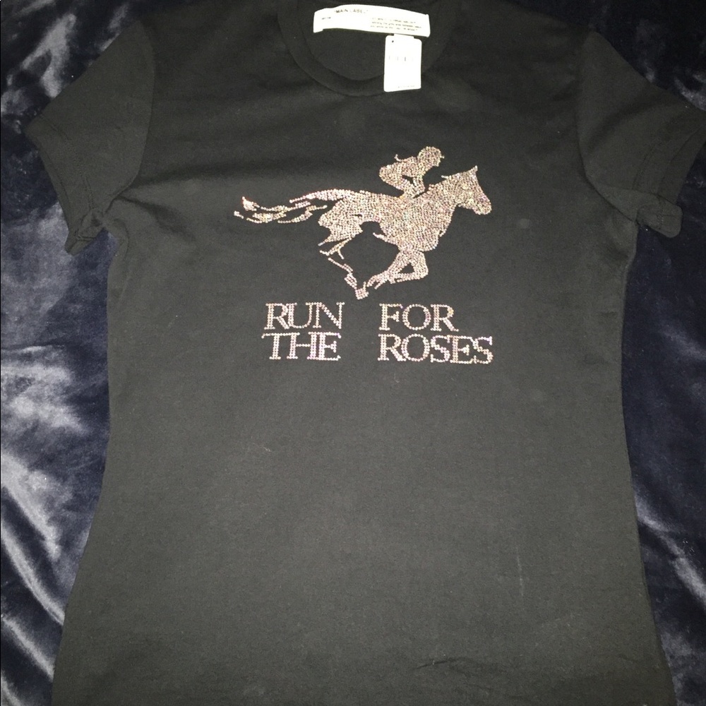 Off-white tee shirt women’s brand new size medium